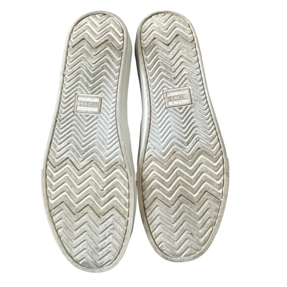 TOMS Shoes Size 7 women
